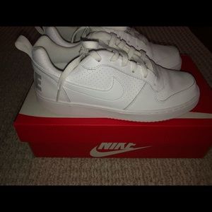 Boys Nike Court Borough Low sneakers